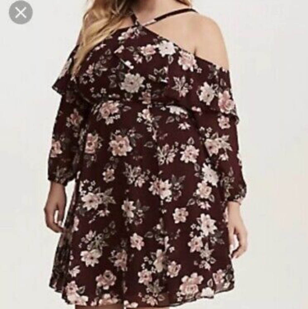 Torrid Dress Burgundy Floral Cold‎ Shoulder size 26